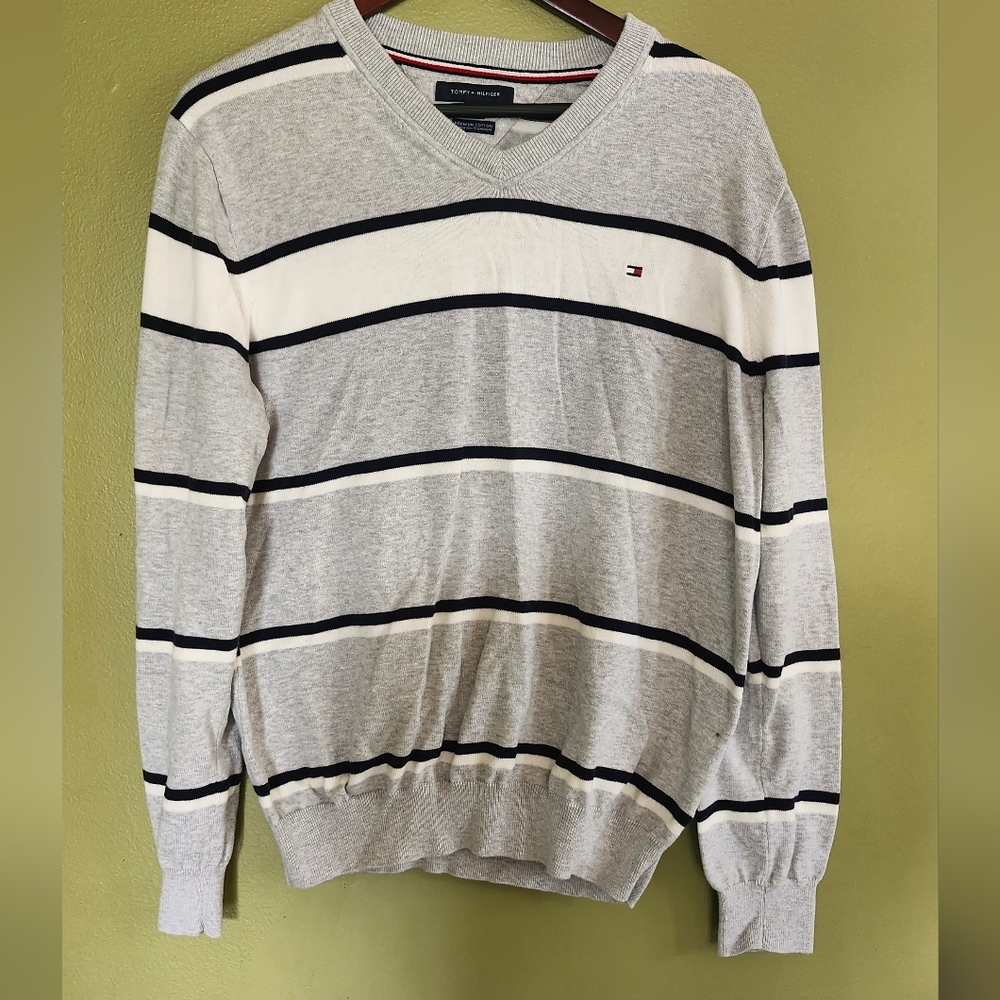 Tommy Hilfiger Gray and White Crewneck Pullover Sweater